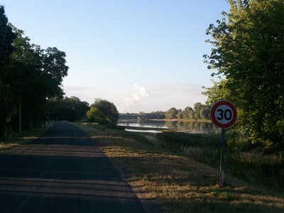 Briare, the day starts